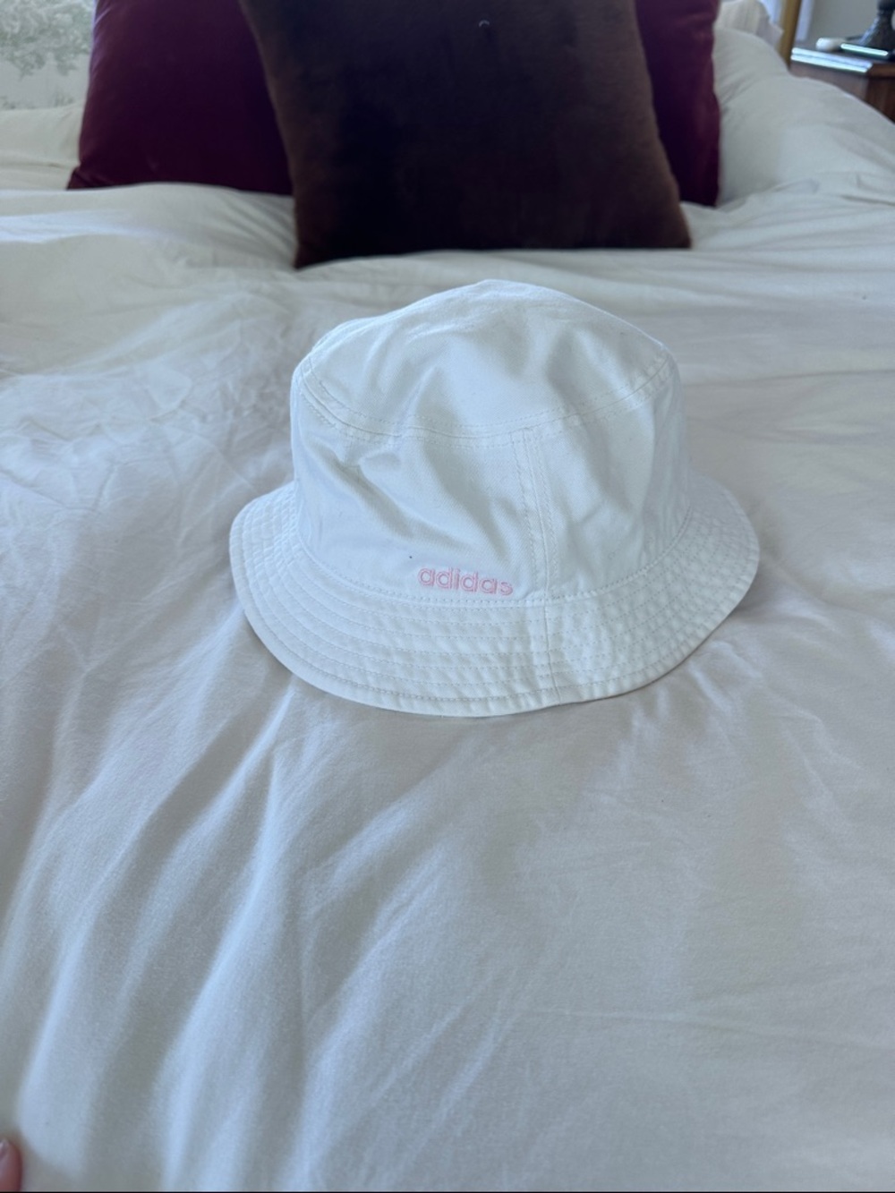 adidas White Bucket Hat with Subtle Pink Accent
